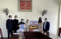 Hôi LHPN huyện Cát Hải: Trao tặng 1.900 túi thuốc điều trị người nhiễm Covid-19