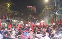 Người dân thành phố Cảng  đổ ra đường mừng chiến thắng của U23 Việt Nam