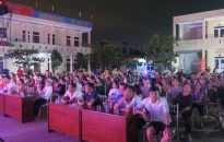 Đoàn Kịch nói Hải Phòng tổ chức lưu diễn vở “Mùa hè ở biển” thu hút gần 500 người tham dự