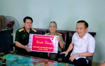 Bộ CHQS thành phố tri ân gia đình chính sách tại huyện Thủy Nguyên