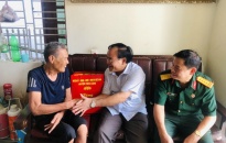 Huyện Tiên Lãng: Trao 172 suất quà tặng các gia đình chính sách tiêu biểu dịp 27-7