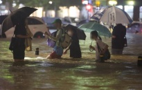 Cảnh tượng ngập lụt tại thủ đô Seoul của Hàn Quốc sau trận mưa lớn nhất 80 năm