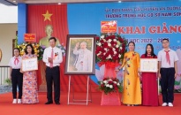 Phó chủ tịch Thường trực UBND thành phố Lê Anh Quân dự lễ khai giảng năm học mới tại Trường THCS Nam Sơn (huyện An Dương)