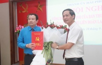 Đồng chí Nguyễn Anh Tuân giữ chức Bí thư Đảng đoàn Liên đoàn lao động thành phố.