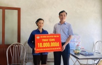 Hội Nông dân huyện Vĩnh Bảo: Trao kinh phí hỗ trợ xây nhà tặng hội viên khó khăn xã Hiệp Hòa