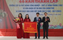 Trường THPT Lê Hồng Phong kỷ niệm 60 năm thành lập và đón nhận Cờ thi đua của Chính phủ