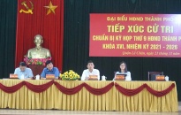 Thiếu tướng Vũ Thanh Chương - Uỷ viên BTV thành uỷ, Giám đốc Công an thành phố tiếp xúc cử tri quận Dương Kinh và quận Lê Chân.