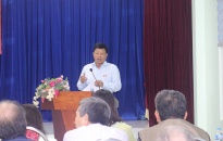 Đồng chí Lê Trung Kiên - Ủy viên Ban Thường vụ Thành ủy, Trưởng Ban quản lý Khu kinh tế Hải Phòng tiếp xúc cử tri nơi cư trú.