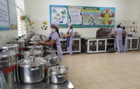 Huyện Kiến Thụy tăng cường bảo đảm an toàn thực phẩm, phòng ngừa ngộ độc thực phẩm tại các bếp ăn tập thể trong trường học