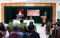 Đại tá Đào Quang Trường - Phó Giám đốc CATP lắng nghe ý kiến Nhân dân phường Cầu Đất (quận Ngô Quyền)