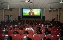 Gần 400 học sinh và giáo viên tham dự chương trình chiếu phim về đề tài lịch sử 