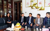 Đồng chí Lê Trung Kiên, Trưởng Ban Quản lý Khu Kinh tế Hải Phòng thăm, chúc Tết các đồng chí nguyên lãnh đạo Ban Quản lý Khu Kinh tế Hải Phòng