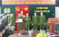 Đại tá Lê Nguyên Trường – Phó Giám đốc CATP khen thưởng đột xuất, chúc Tết Phòng Cảnh sát ĐTTP về ma tuý