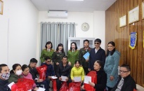 Công đoàn CATP trao quà Tết tặng Hội người mù quận Lê Chân