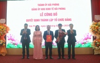 Đảng ủy Khu kinh tế Hải Phòng:  Gặp mặt kỷ niệm 93 năm Ngày thành lập Đảng Cộng sản Việt Nam và trao tặng Huy hiệu 30 năm tuổi Đảng