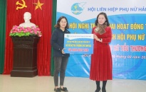 Hội LHPN thành phố: Tiếp nhận và trao hỗ trợ nữ tiểu thương chợ Tam Bạc 