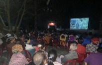 Trung tâm Thông tin, Triển lãm và Điện ảnh tổ chức chiếu phim lưu động phục vụ nhân dân tại xã Kiến Thiết  (Tiên Lãng)