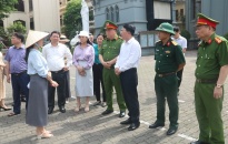 Phó Chủ tịch UBND thành phố Lê Khắc Nam kiểm tra thực địa công tác chuẩn bị tổ chức Lễ hội Hoa Phượng Đỏ - Hải Phòng 2023