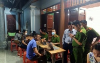 Công an xã Nam Sơn (huyện An Dương):  Hướng dẫn Nhân dân thôn Cách Thượng cài đặt ứng dụng VneID điện tử 