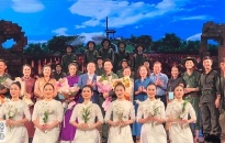 Phó Thủ tướng Trần Hồng Hà chúc mừng Đoàn Chèo Hải Phòng biểu diễn vở “Mưa đỏ” tại Nhà hát lớn Hà Nội