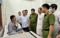 Lãnh đạo thành phố thăm, tặng quà chiến sĩ bị thương trong vụ cháy xưởng phế liệu tại quận Kiến An