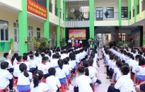 Gần 450 học sinh Trường Tiểu học Kim Đồng được tuyên truyền PCCC, CNCH và ATGT