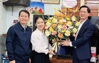 Chủ tịch HĐND thành phố Phạm Văn Lập thăm, chúc mừng nhà giáo tiêu biểu nhân kỷ niệm 41 năm Ngày nhà giáo Việt Nam 20/11