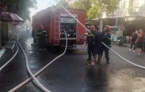 Nhanh chóng dập tắt đám cháy tại khu chung cư Hoàng Huy, An Dương