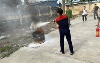 Xã Văn Phong (Cát Hải) tổ chức huấn luyện, bồi dưỡng nghiệp vụ phòng cháy, chữa cháy