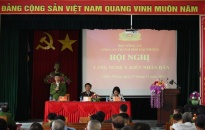 Đại tá Phạm Viết Dũng - Phó Giám đốc CATP lắng nghe ý kiến của Nhân dân về lực lượng Công an tại xã Chiến Thắng (An Lão)