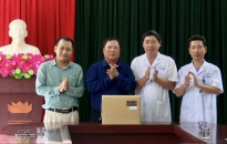 Tổng công ty Hàng Kênh - CTCP trao tặng máy điện tâm đồ 6 kênh tới Trung tâm y tế huyện Cát Hải