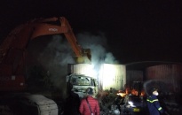 Cháy lớn tại bãi tập kết xe container gần trạm thu phí cầu Tiên Cựu (Tiên Lãng)