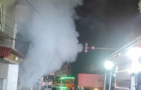 Nhanh chóng dập tắt đám cháy tại cửa hàng nhựa ở Ngã Tư Trực Đào, Quốc Tuấn, An Lão