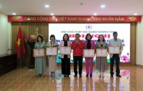 Khen thưởng nhiều tập thể, cá nhân có thành tích xuất sắc phong trào Hội Chữ thập đỏ tại quận Dương Kinh