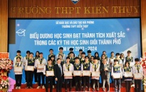 Trường THPT Kiến Thụy: Biểu dương học sinh đạt thành tích xuất sắc trong các kỳ thi học sinh giỏi thành phố, năm học 2023-2024