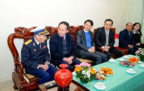 Đồng chí Bí thư Thành ủy Lê Tiến Châu thăm, chúc Tết một số đơn vị quân đội và gia đình người có công