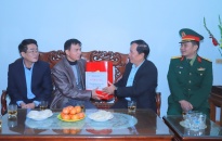 Bí thư Quận ủy Hồng Bàng đi thăm, tặng quà chúc tết một số gia đình chính sách tiêu biểu