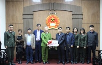 Đại tá Lê Nguyên Trường - Phó Giám đốc CATP thăm, chúc Tết Viện Kiểm sát Nhân dân thành phố