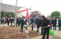 Đồng chí Phạm Văn Lập, Chủ tịch HĐND thành phố dự lễ phát động Tết trồng cây tại huyện Tiên Lãng