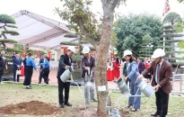 Thiếu tướng Vũ Thanh Chương - Giám đốc CATP dự lễ phát động Tết trồng cây Xuân Giáp Thìn năm 2024 tại quận Lê Chân