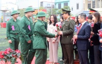 Thiếu tướng Vũ Thanh Chương, Ủy viên Ban Thường vụ Thành ủy, Giám đốc Công an thành phố dự Lễ giao nhận quân tại quận Lê Chân.