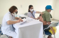 Hơn 100 người cao tuổi trên địa bàn xã Đồng Thái (huyện An Dương) được khám tư vấn sức khỏe