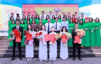 Đảng bộ Trường THPT Lê Hồng Phong kết nạp 6 học sinh ưu tú vào Đảng