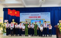 Công an xã Trân Châu (huyện Cát Hải) tuyên truyền an toàn giao thông cho học sinh trên địa bàn          