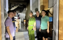 Công an quận Hồng Bàng cứu người mắc kẹt trong đám cháy