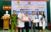 Tuổi trẻ Cục Cảnh sát ĐTTP về ma túy phối hợp khám bệnh, tặng quà gia đình chính sách tại tỉnh Quảng Bình
