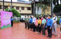 Đoàn thanh niên tổ chức chương trình 'Hoa dâng mộ liệt sĩ' tại Nghĩa trang liệt sĩ phường Vĩnh Niệm