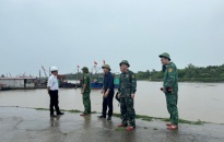 Phó Chủ tịch UBND huyện Kiến Thuỵ kiểm tra công tác phòng, chống bão số 2
