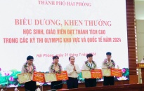 Khen thưởng giáo viên, học sinh đoạt giải trong các Kỳ thi Olympic khu vực và quốc tế năm 2024 với tổng kinh phí trên 2,7 tỷ đồng