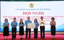 Tổng LĐLĐ Việt Nam trao 454 triệu đồng hỗ trợ đoàn viên, công nhân viên chức lao động thành phố bị ảnh hưởng bởi cơn bão số 3